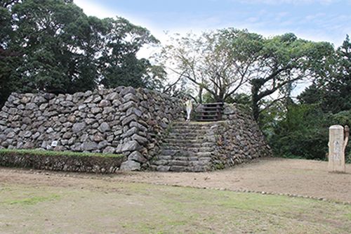 futamata castle ruins